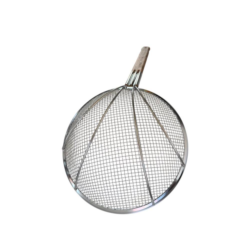 Strecuratoare jumari 26 cm cu maner din lemn Strecuratoare jumari 26 cm cu maner din lemn