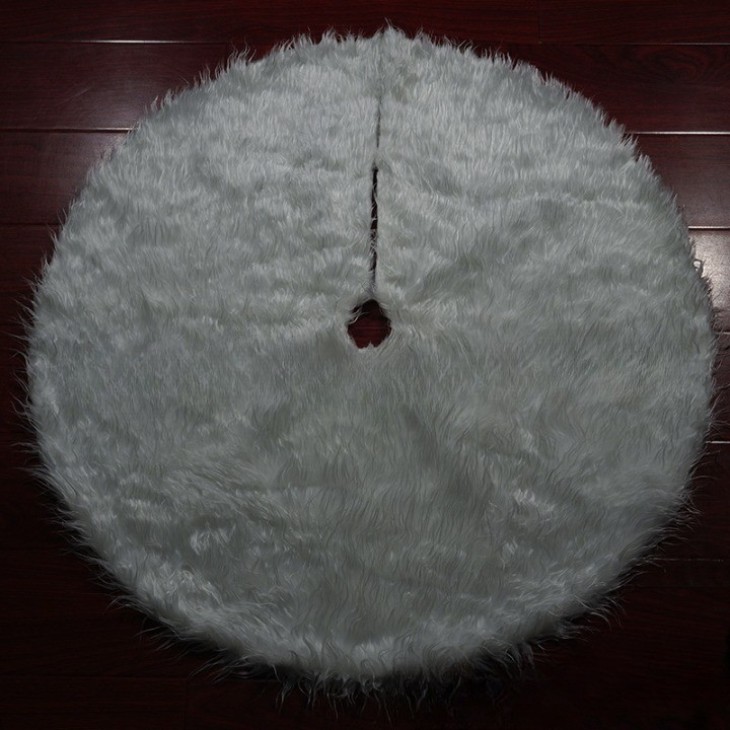 Covor pentru bradul de Craciun White Haipai, diametru 120 cm, blana cu o grosime 2.5 - 3 cm, alb
